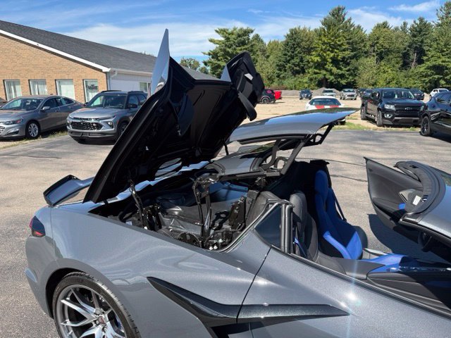 New 2027 Chevrolet Corvette Grand Sport w/ Z52 Sport Performance Package RWD image 17