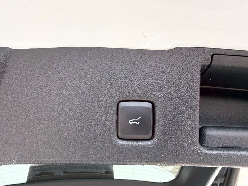 Used 2023 Ford Escape ST-Line AWD/4WD image 6