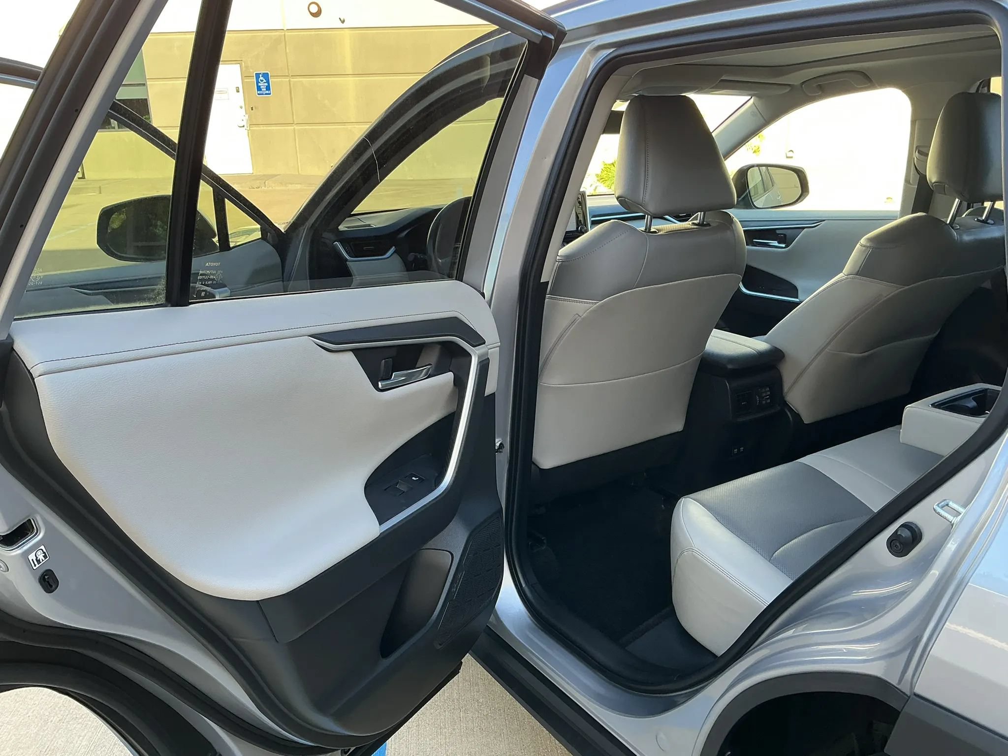Used 2021 Toyota RAV4 Limited AWD/4WD image 16