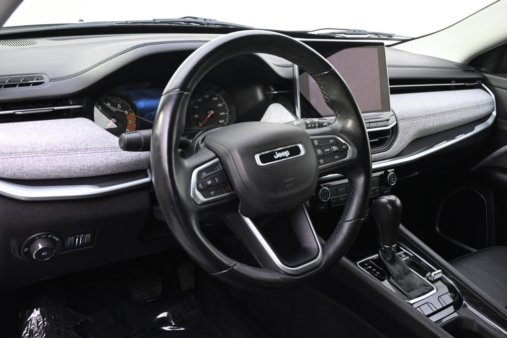 Used 2022 Jeep Compass Latitude AWD/4WD image 11