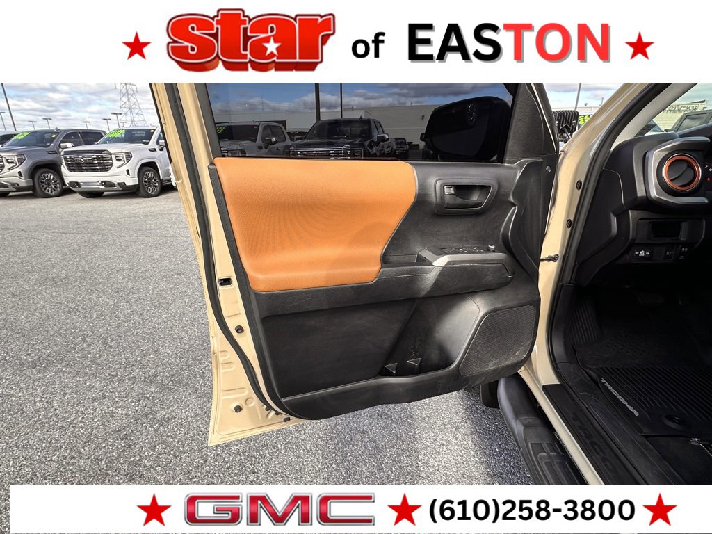 Used 2018 Toyota Tacoma SR5 w/ Exterior Package image 16