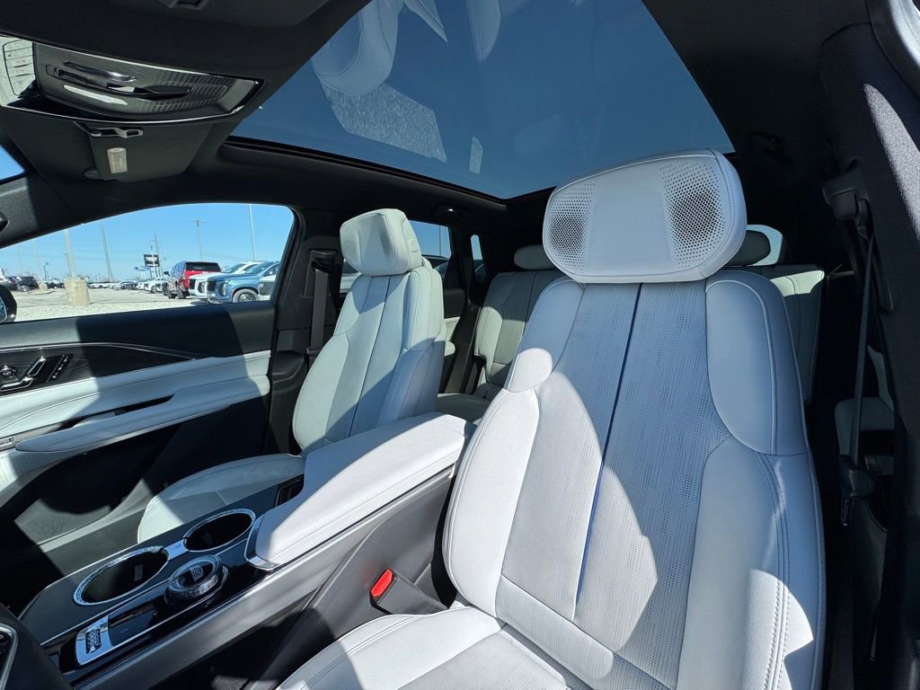 Certified 2024 Cadillac Lyriq Luxury image 25