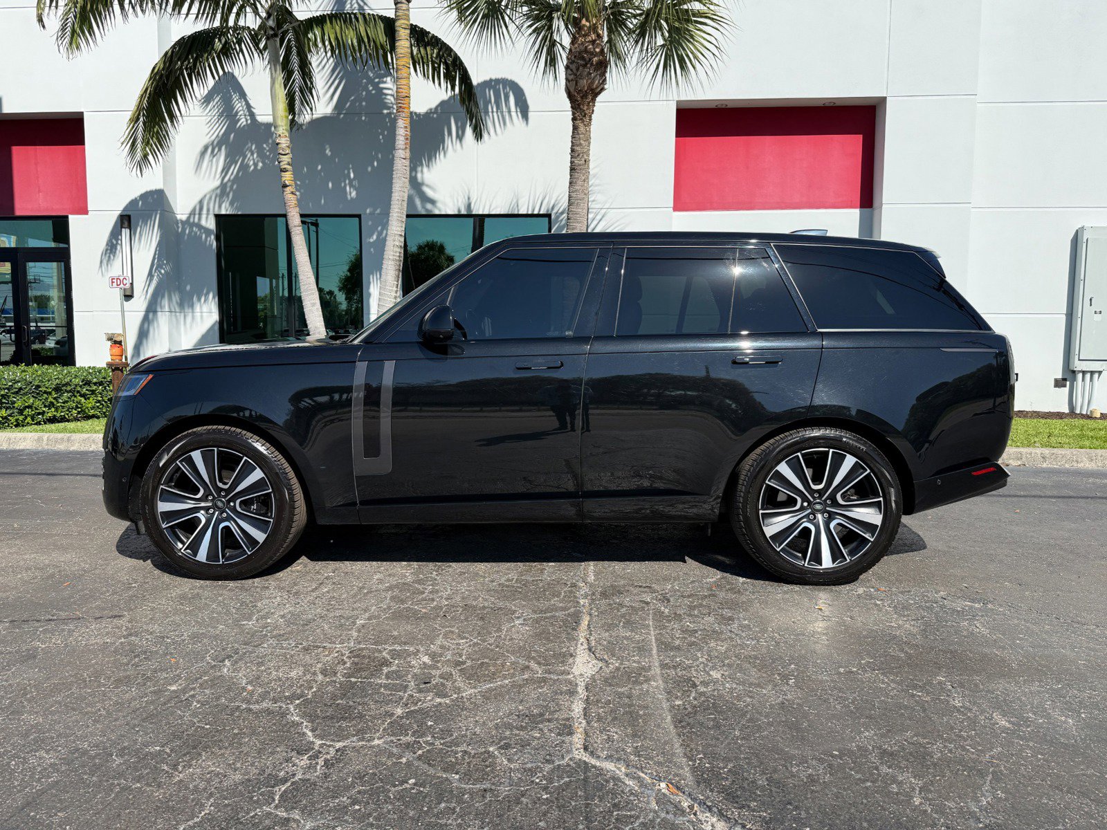 Used 2023 Land Rover Range Rover SE AWD/4WD image 11