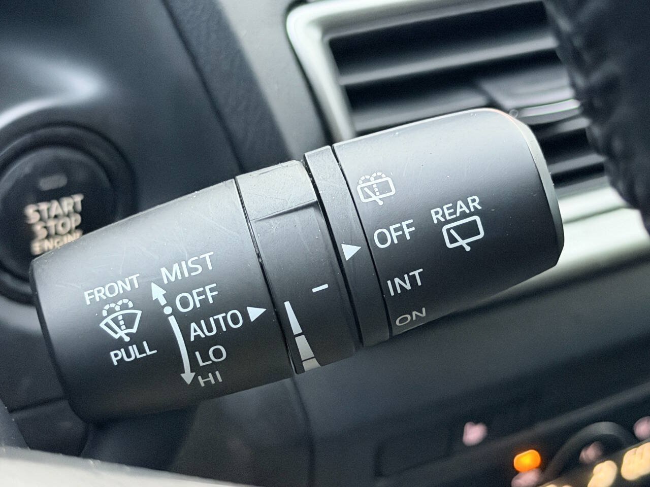 Used 2018 MAZDA MAZDA3 Touring FWD image 33