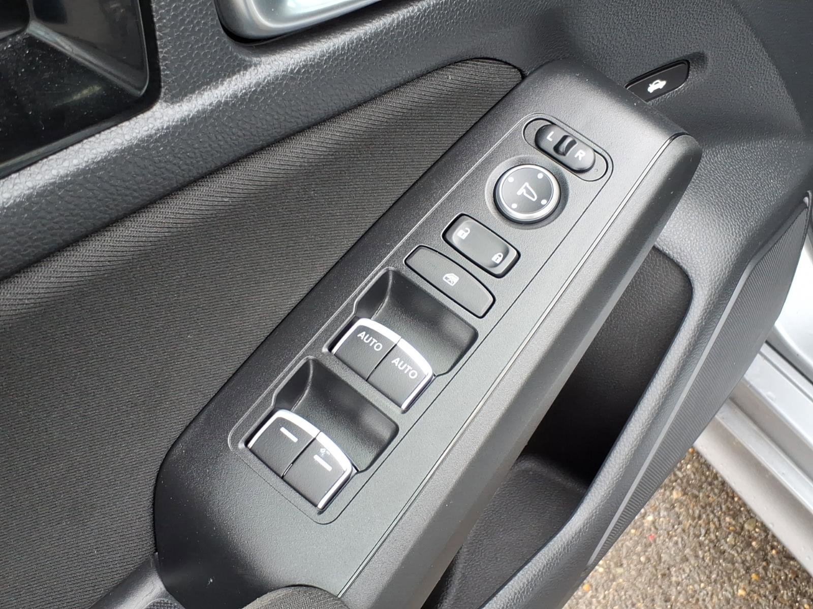 Used 2022 Honda Civic EX image 15