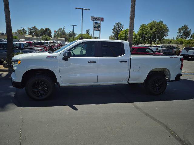 Used 2023 Chevrolet Silverado 1500 LT Trail Boss w/ Convenience Package II AWD/4WD image 2