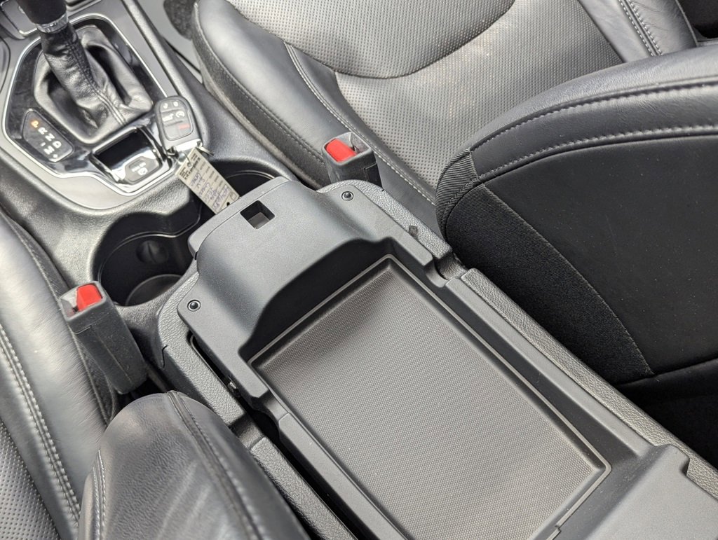 Used 2019 Jeep Cherokee Limited image 46