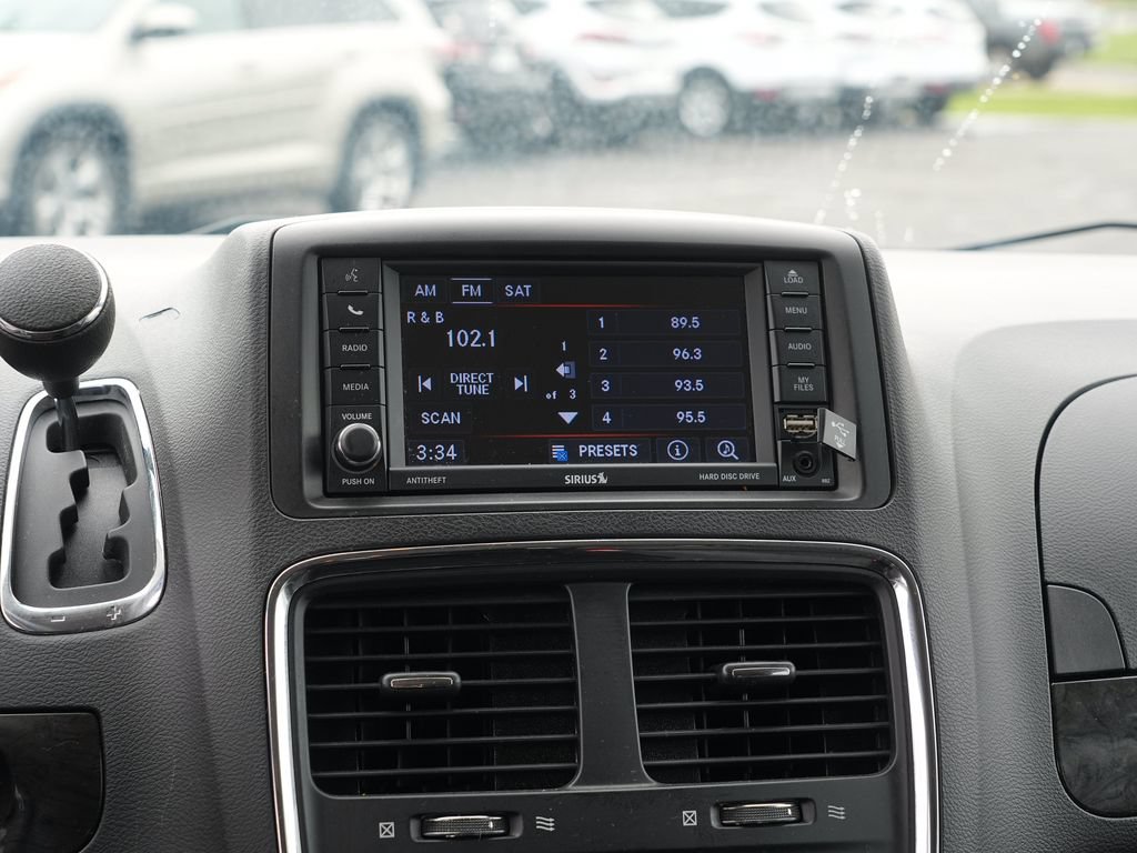 Used 2018 Dodge Grand Caravan SE w/ UConnect Hands-Free Group FWD image 21
