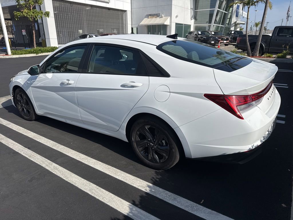Used 2022 Hyundai Elantra Blue FWD image 5