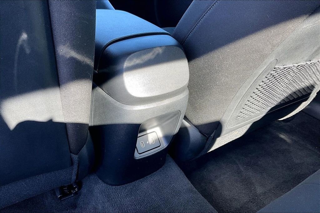 Used 2025 Hyundai Elantra SEL image 33