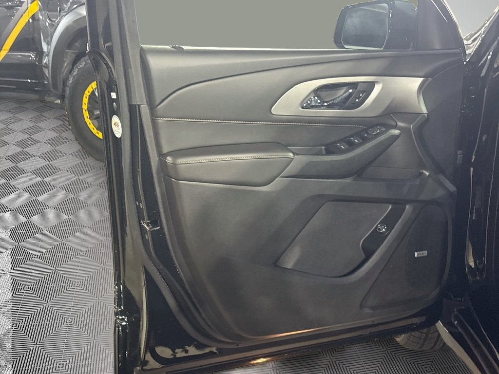 Used 2020 Chevrolet Traverse RS FWD image 16
