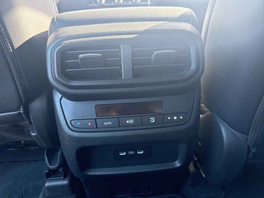 Used 2024 Honda Pilot EX-L image 13