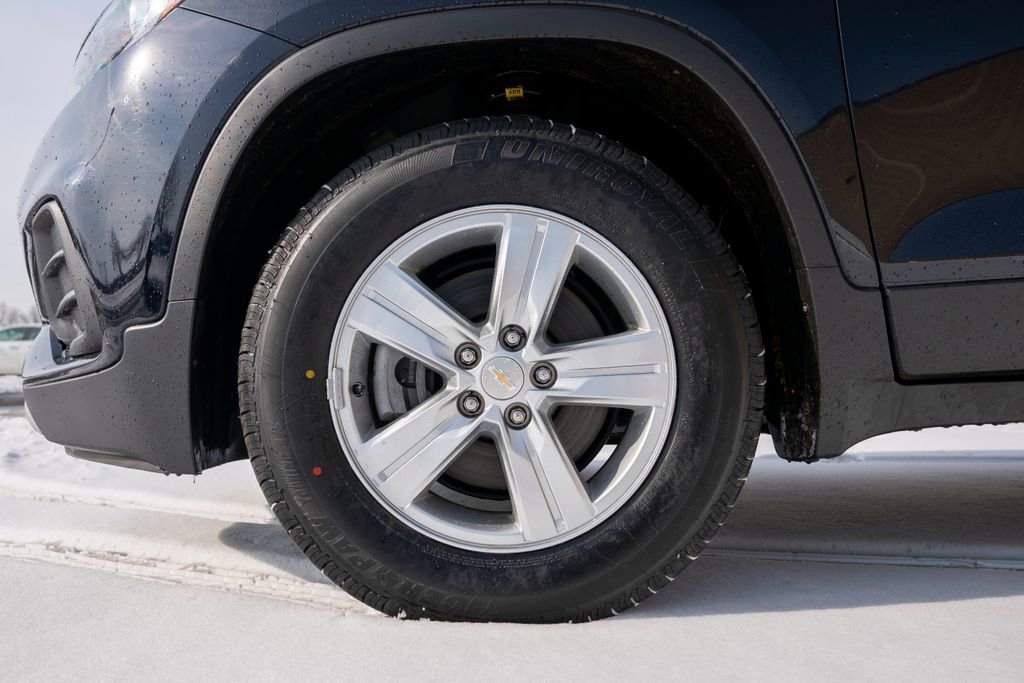 Certified 2021 Chevrolet Trax LT w/ Driver Confidence Package image 11