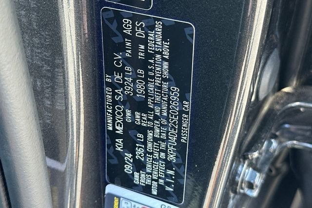 Used 2025 Kia K4 EX FWD image 32