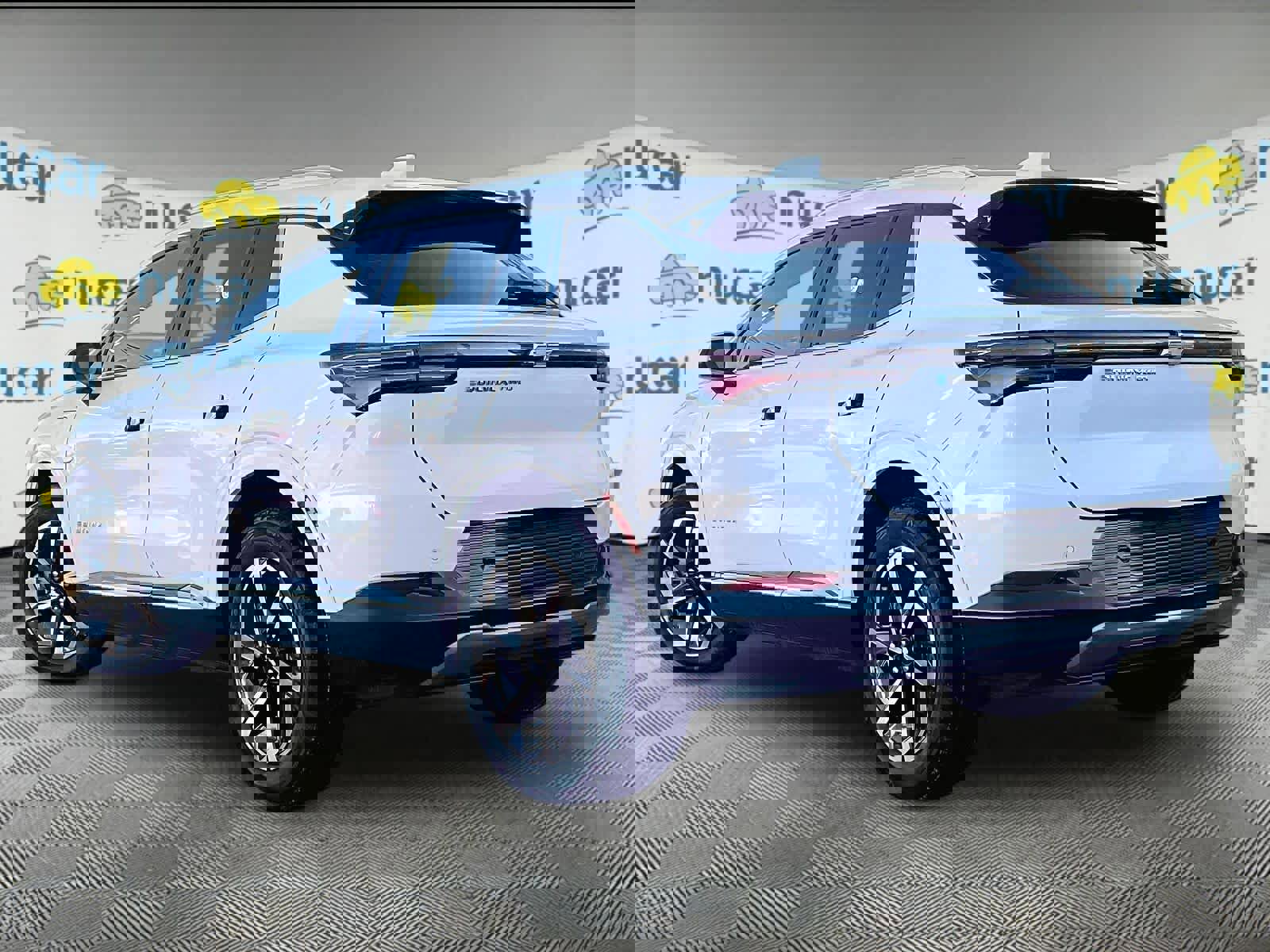 Used 2024 Chevrolet Equinox EV LT image 4