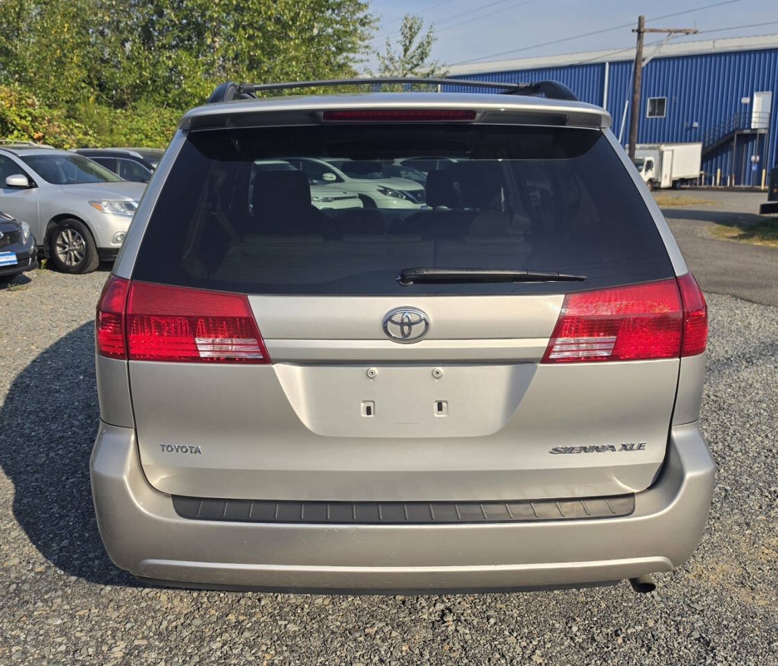 Used 2004 Toyota Sienna XLE w/ XLE Pkg 12 FWD image 6