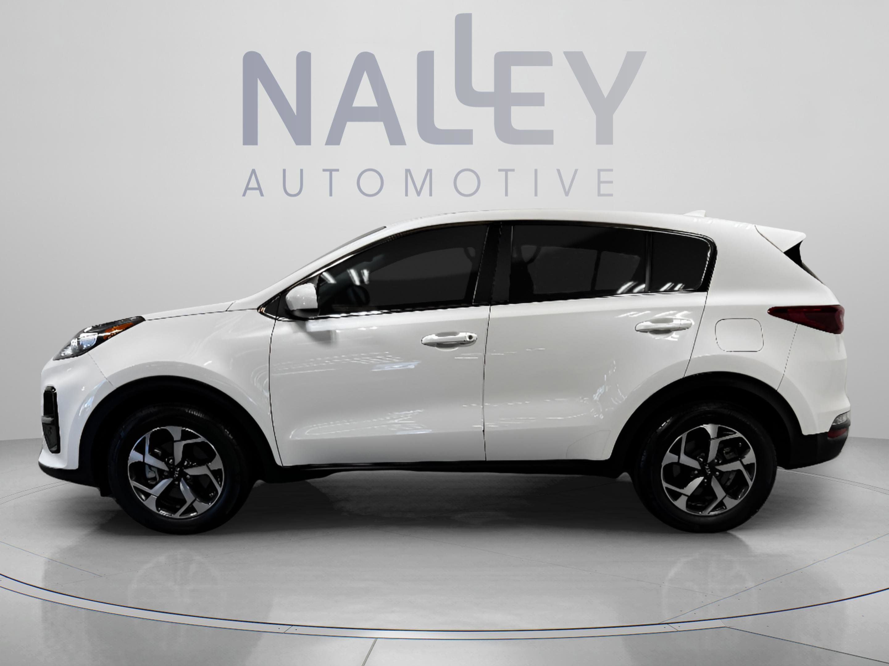 Used 2022 Kia Sportage LX FWD image 2
