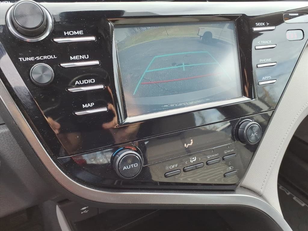 Used 2019 Toyota Camry SE image 33