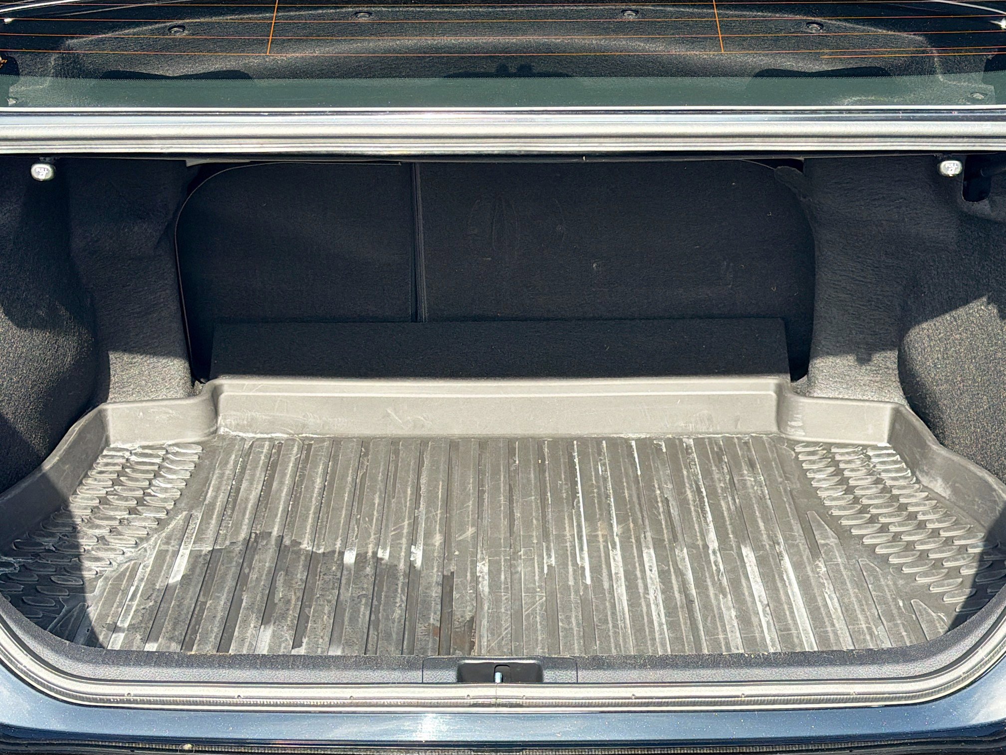 Used 2025 Toyota Camry SE w/ Multimedia Upgrade Package image 11