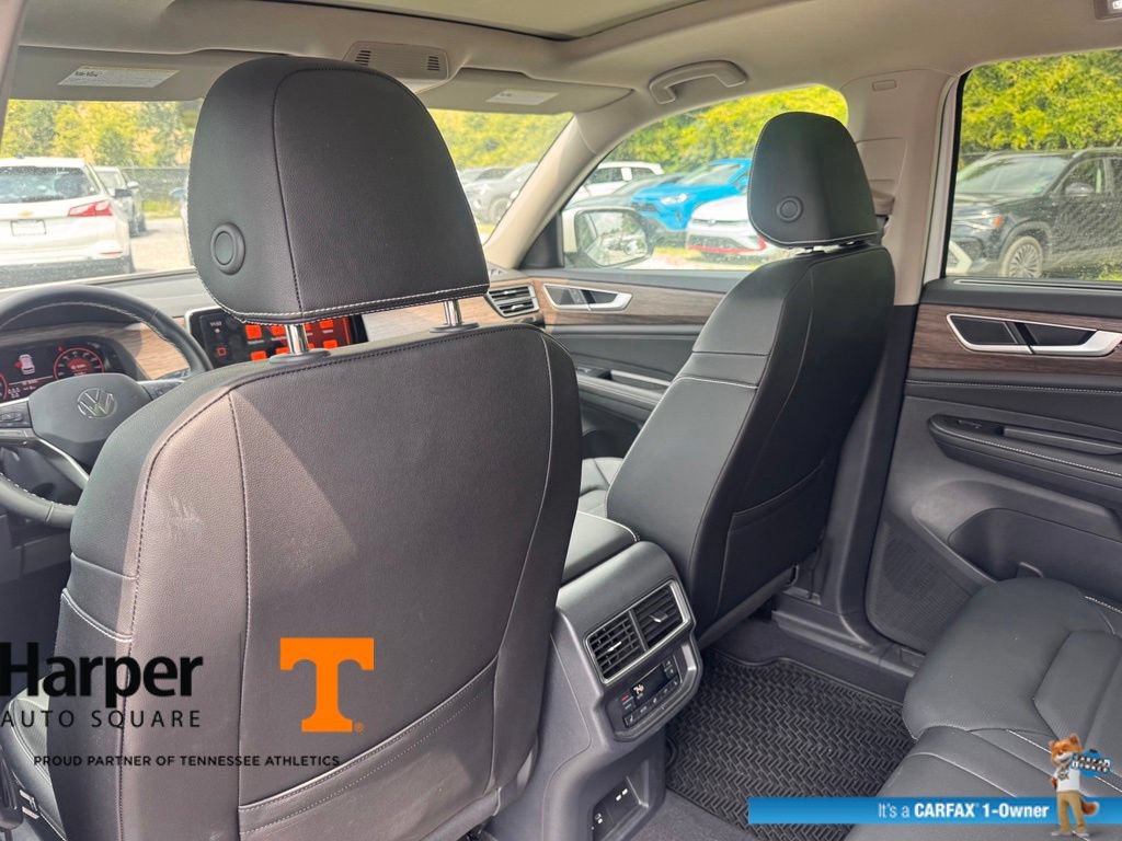 Used 2025 Volkswagen Atlas SEL AWD/4WD image 11
