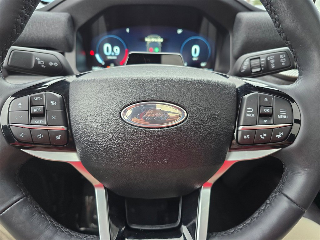 Used 2025 Ford Explorer Platinum image 26