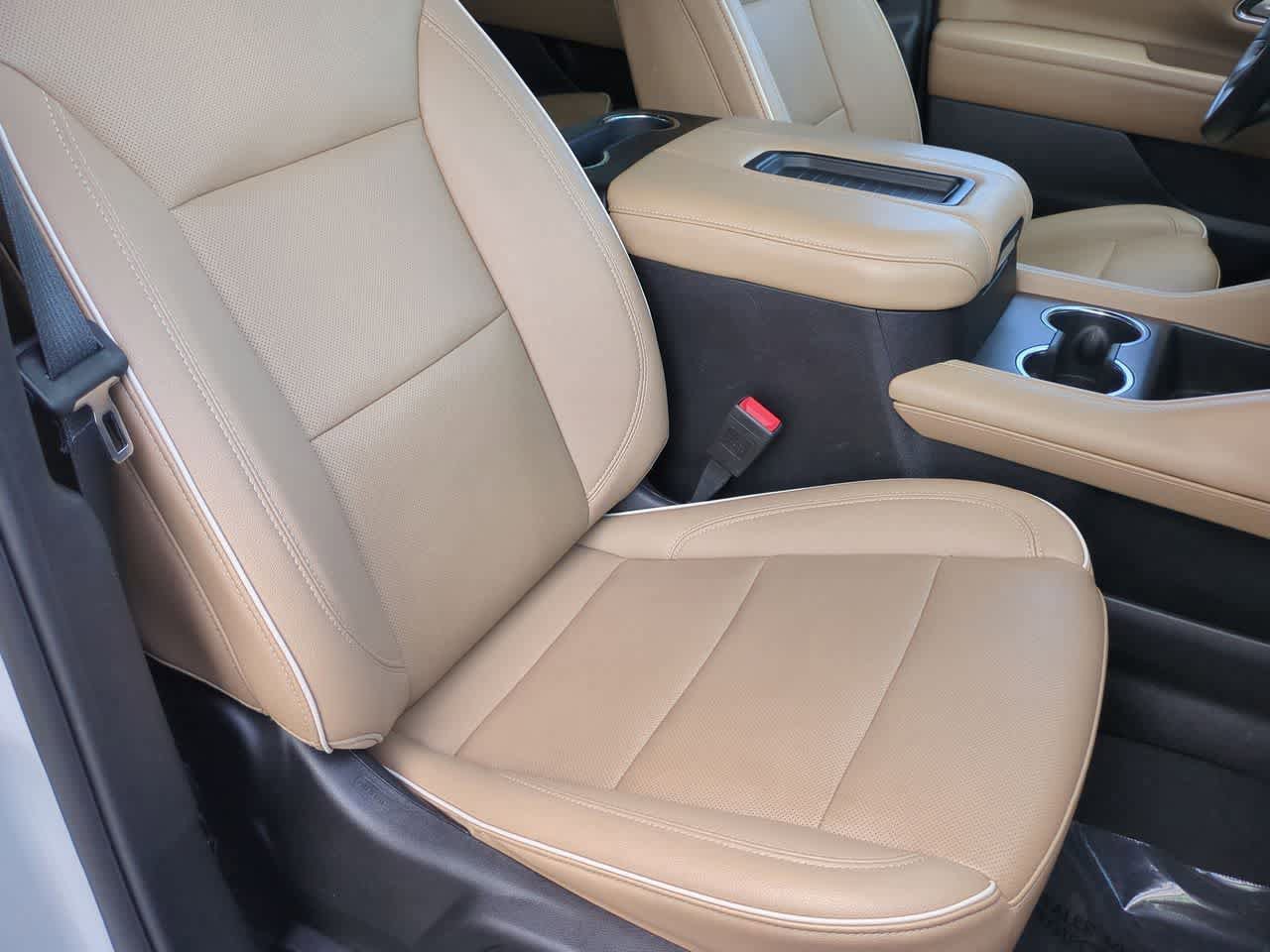 Used 2024 Chevrolet Suburban Premier RWD image 22