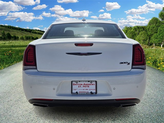 Certified 2023 Chrysler 300 S image 5