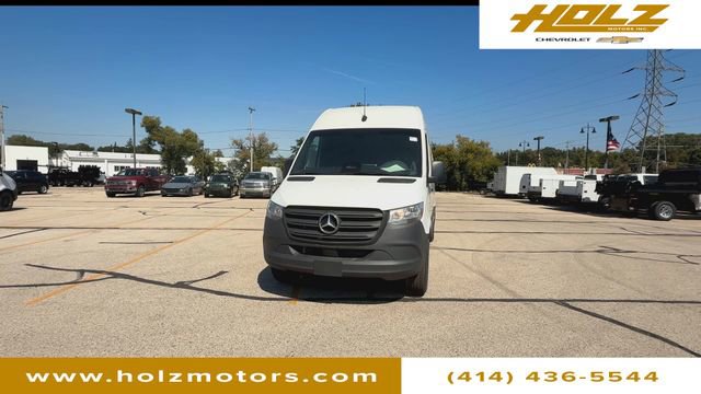 Used 2025 Mercedes-Benz Sprinter 2500 image 3