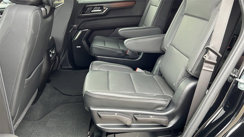 Used 2025 GMC Yukon Denali image 31