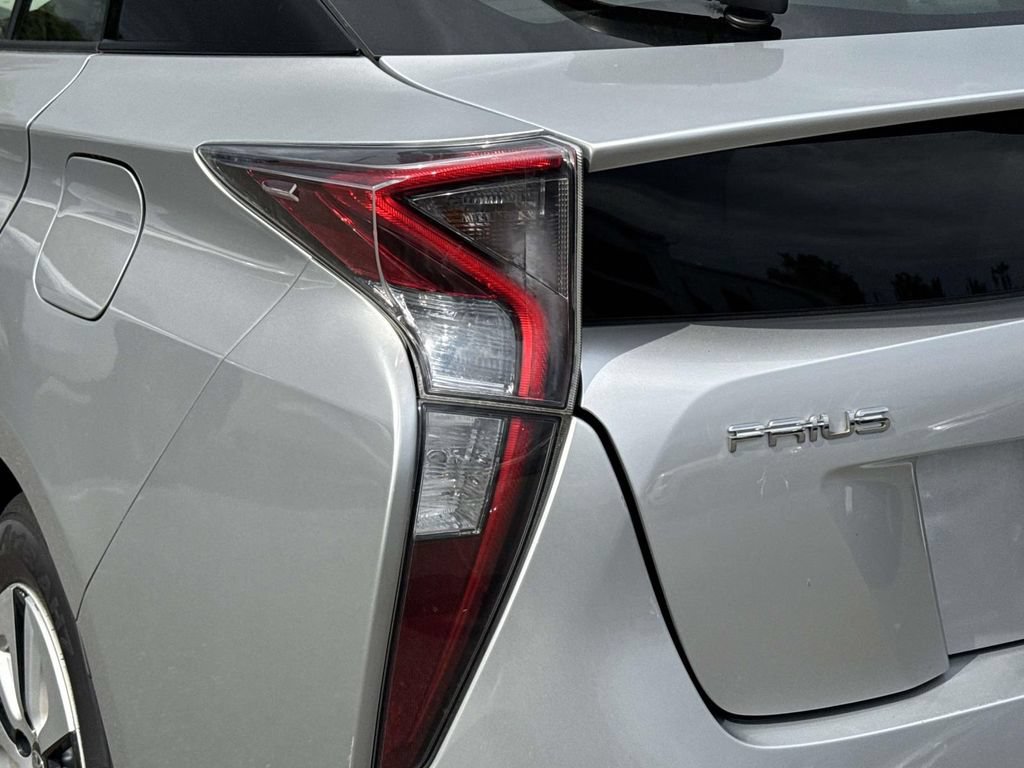Used 2017 Toyota Prius Four FWD image 10