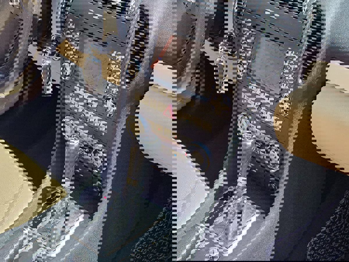 Used 2005 Mercedes-Benz SLK 350 image 17