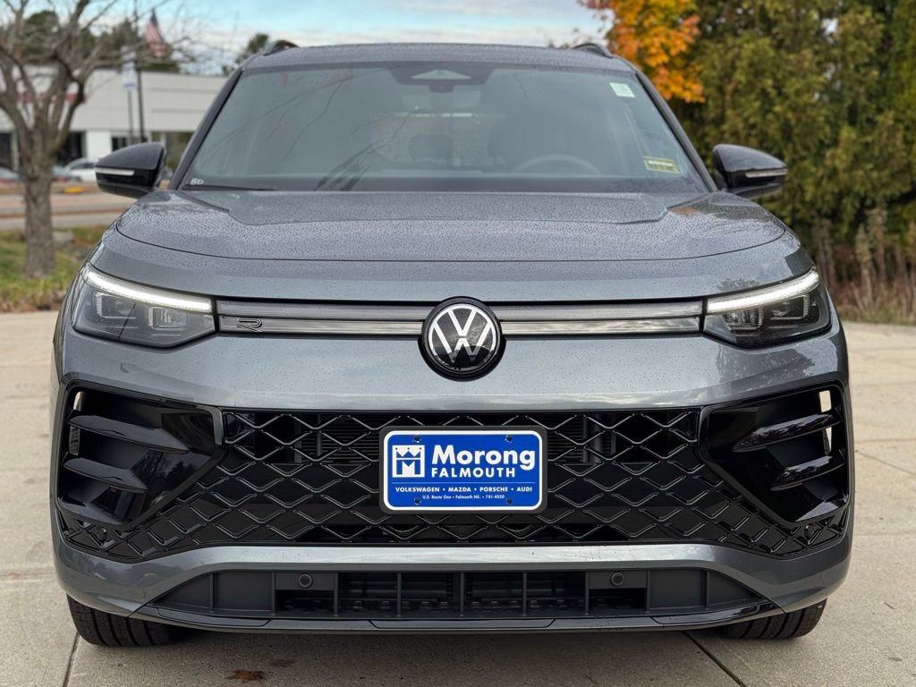 New 2026 Volkswagen Tiguan SE R-Line image 2