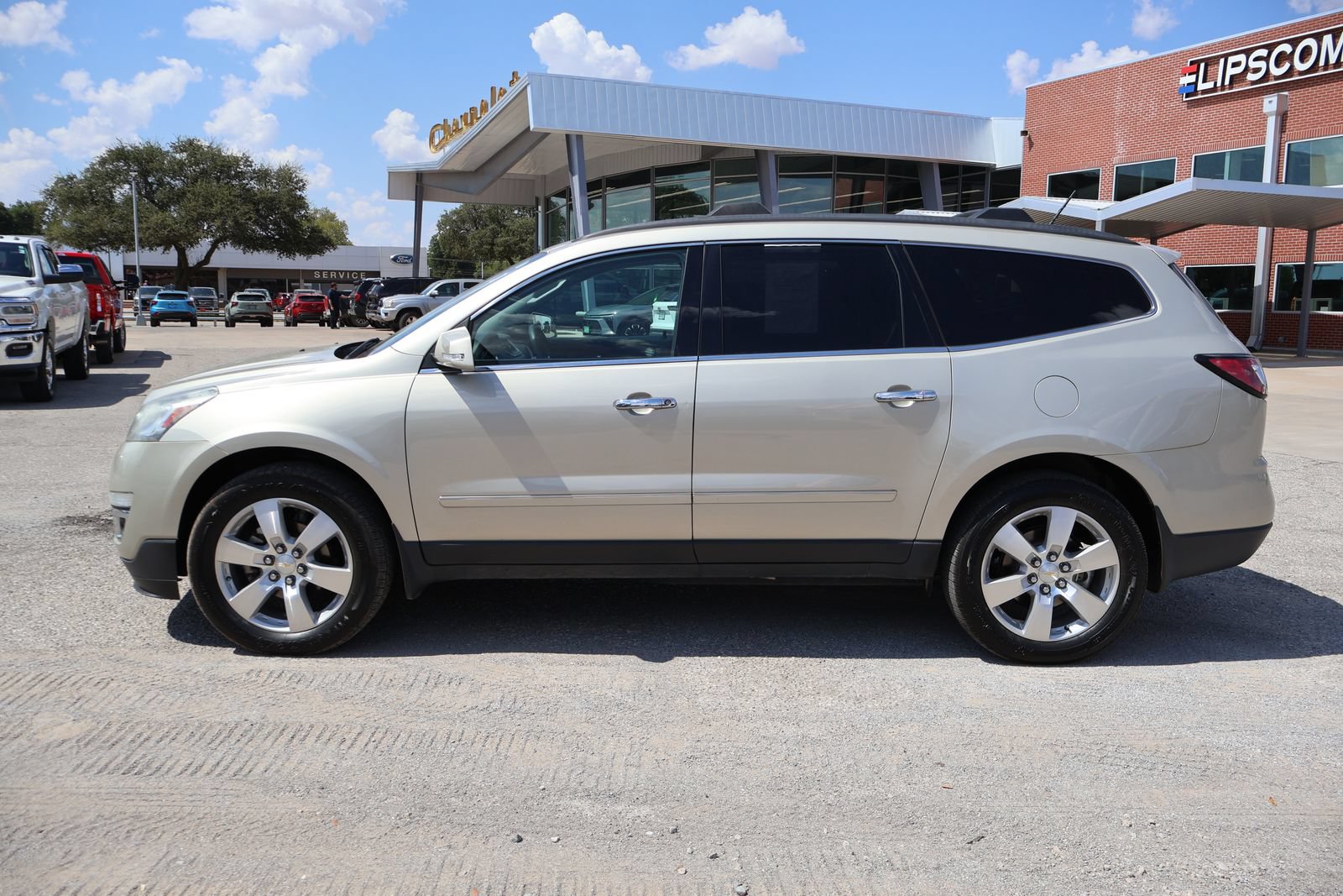 Used 2014 Chevrolet Traverse LTZ FWD image 2