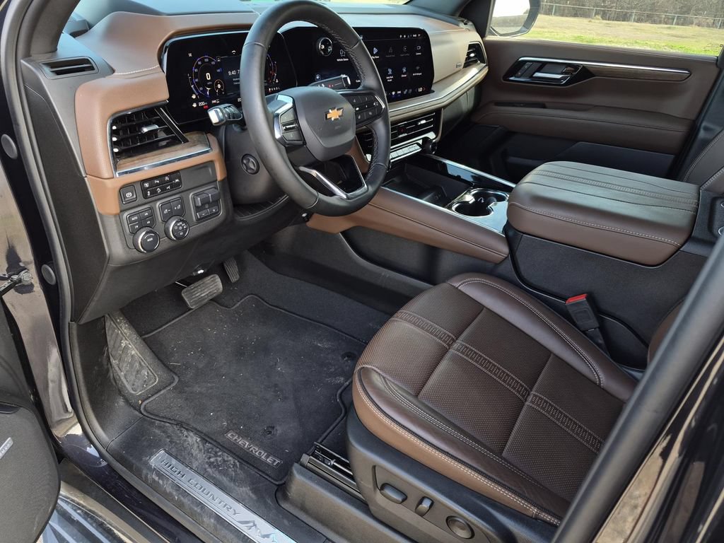 Used 2025 Chevrolet Tahoe High Country w/ Sun And Tow Package AWD/4WD image 12