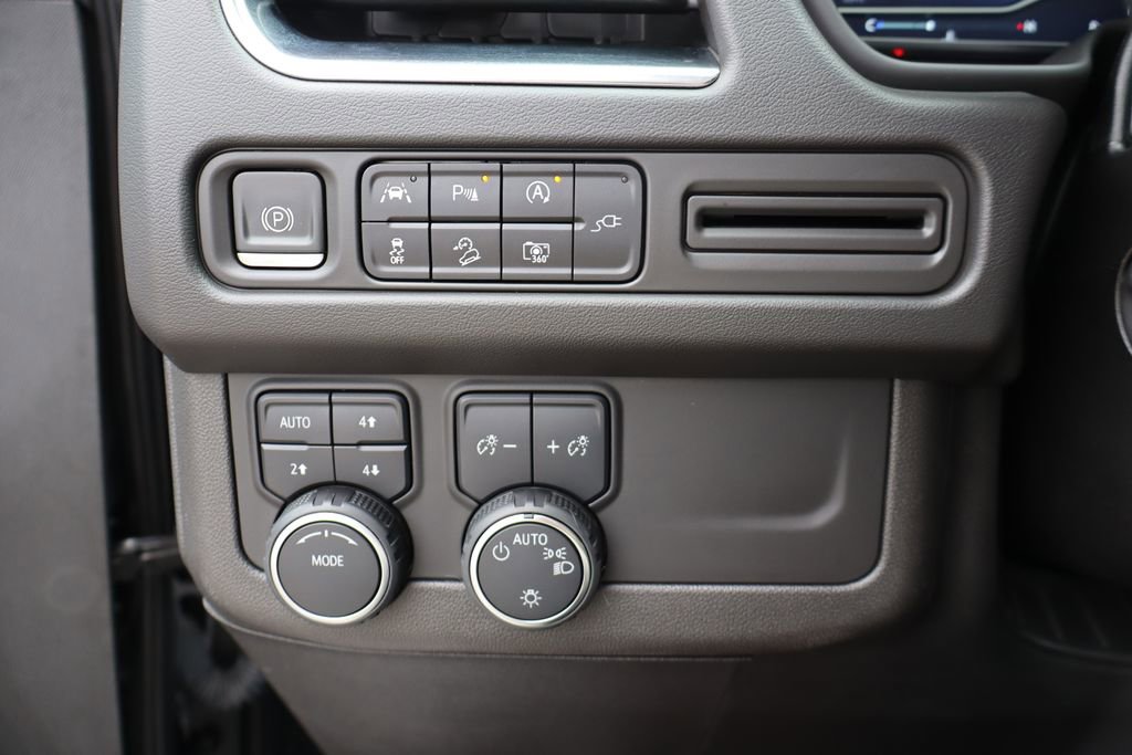 Used 2022 Chevrolet Tahoe Z71 w/ Luxury Package image 18
