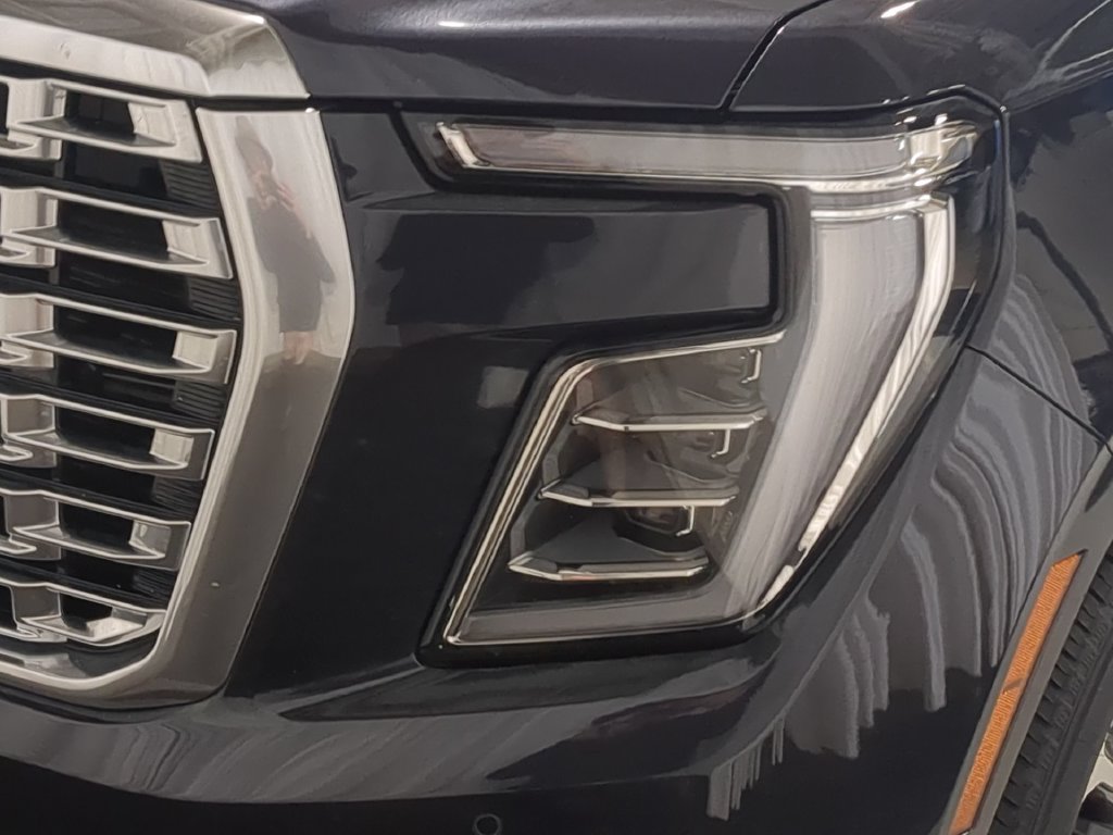 Used 2026 GMC Yukon Denali w/ Denali Reserve Package AWD/4WD image 14