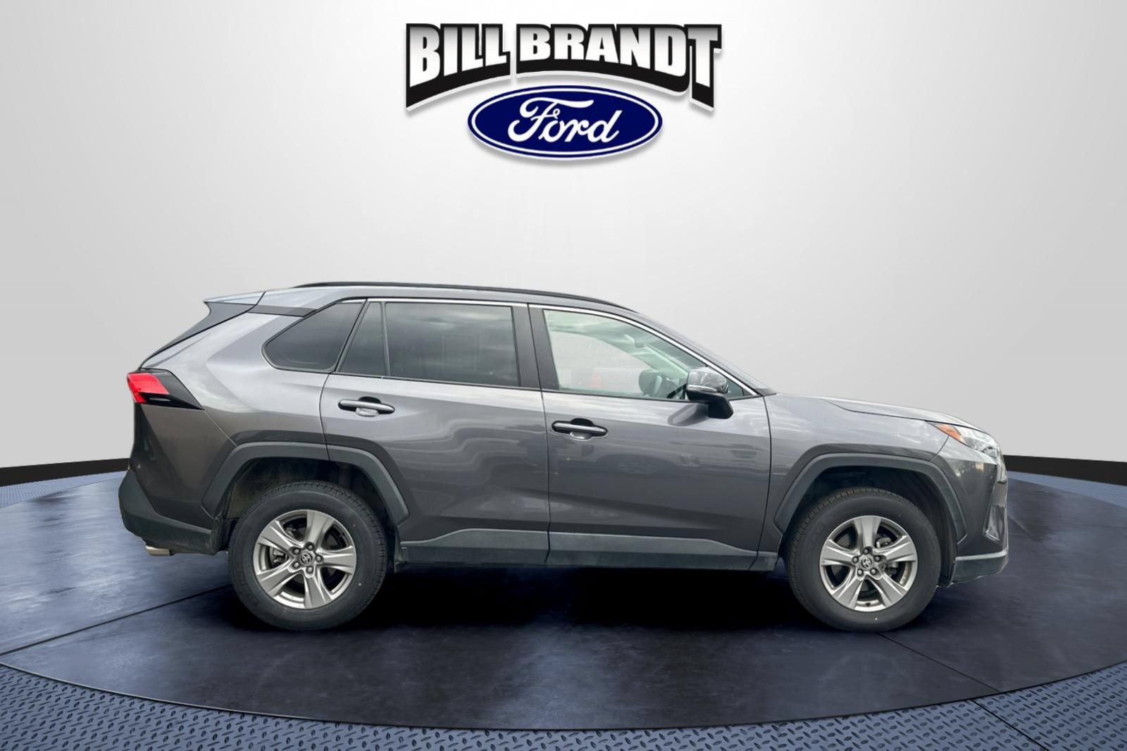 Used 2024 Toyota RAV4 XLE AWD/4WD image 2