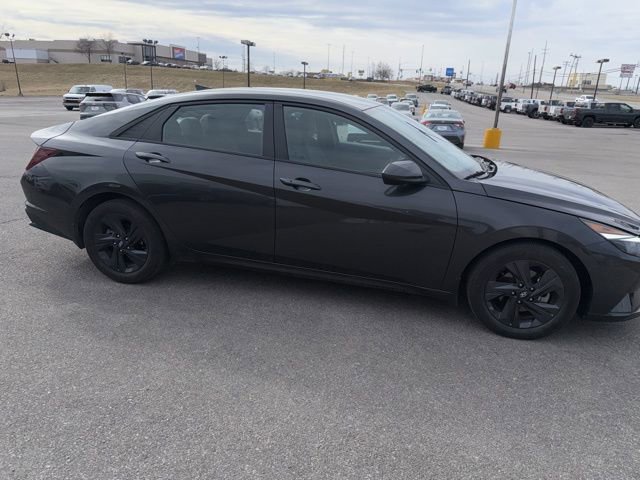 Used 2022 Hyundai Elantra SEL w/ Convenience Package image 10