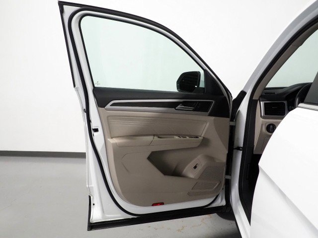 Used 2023 Volkswagen Atlas SE w/ Technology Package image 52