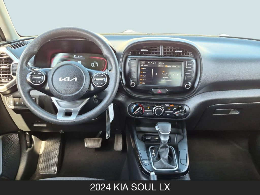 Used 2024 Kia Soul LX w/ LX Technology Package FWD image 13