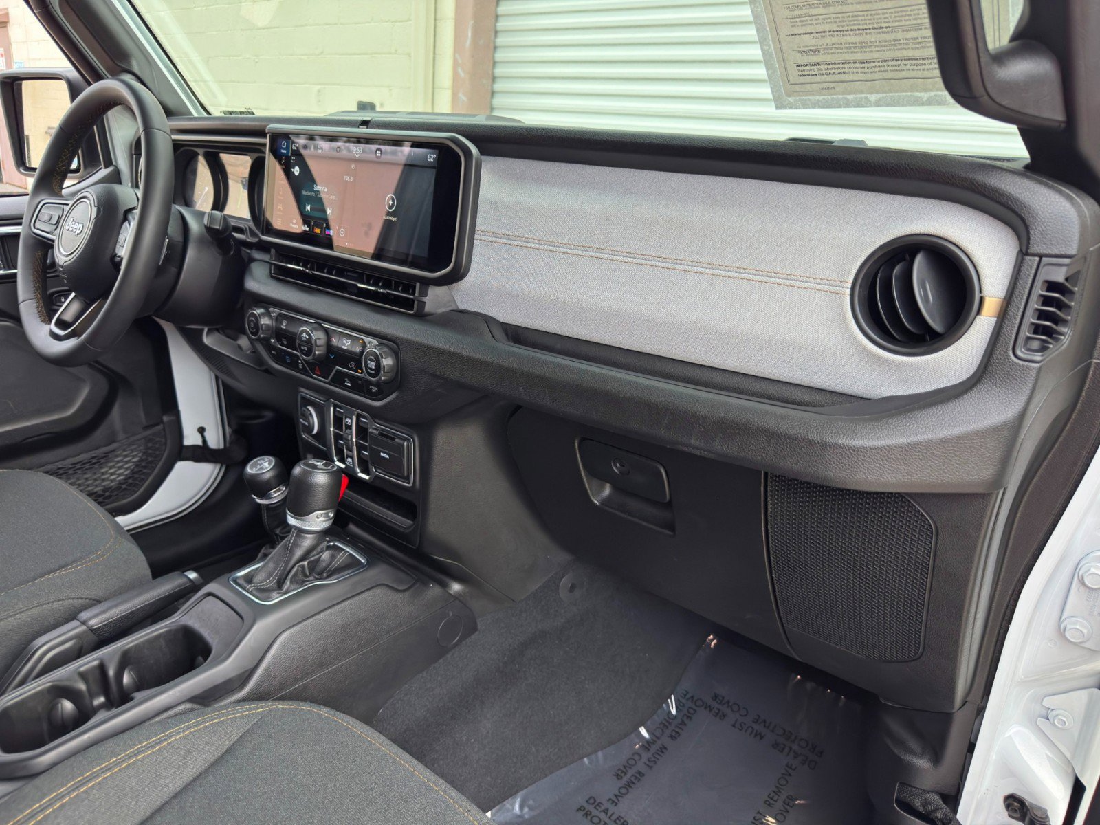 Used 2024 Jeep Wrangler Unlimited AWD/4WD image 13