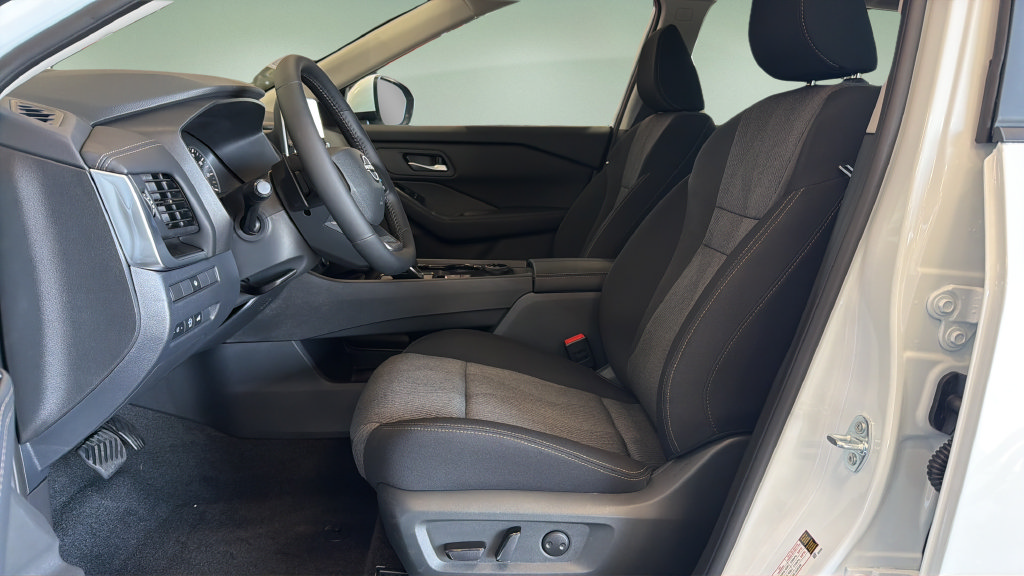 New 2026 Nissan Rogue SV AWD/4WD image 22