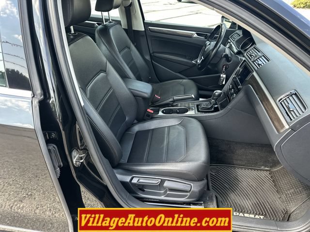 Used 2016 Volkswagen Passat 1.8T SE w/ Lighting Package (P06) FWD image 38