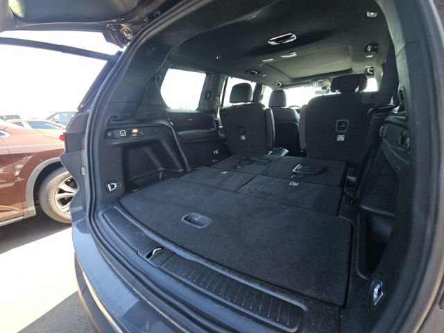 Used 2024 Jeep Grand Cherokee L Limited w/ Luxury Tech Group II AWD/4WD image 12