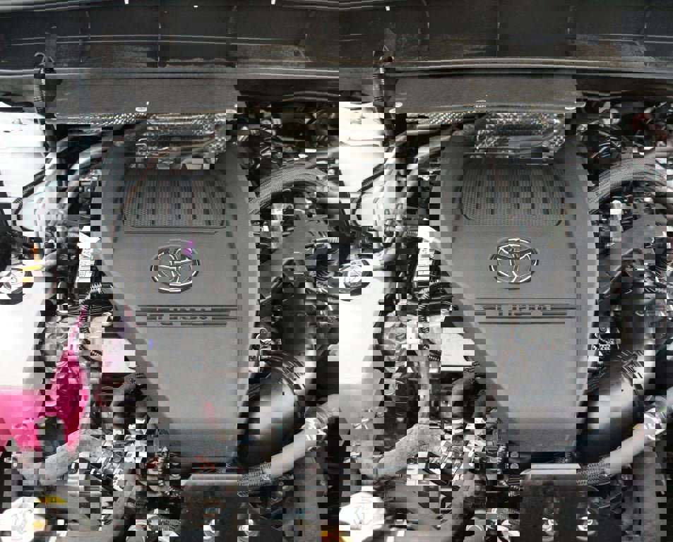 Certified 2025 Toyota Highlander Limited image 29