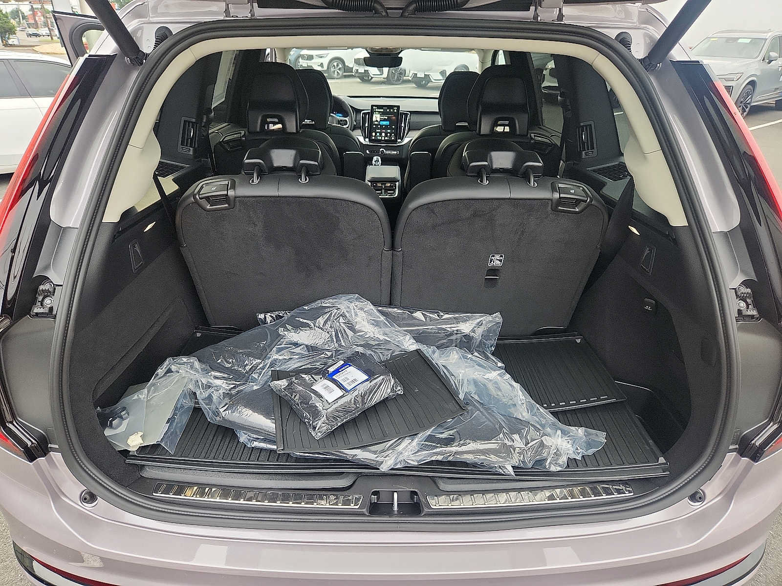Used 2026 Volvo XC90 B6 Ultra w/ Protection Package Premier AWD/4WD image 26
