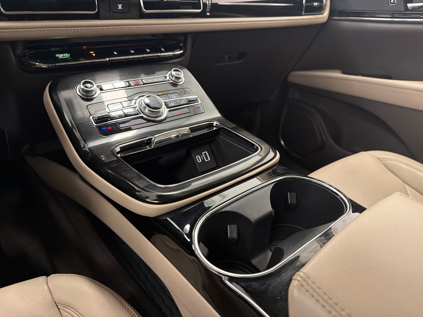 Used 2022 Lincoln Nautilus AWD image 28