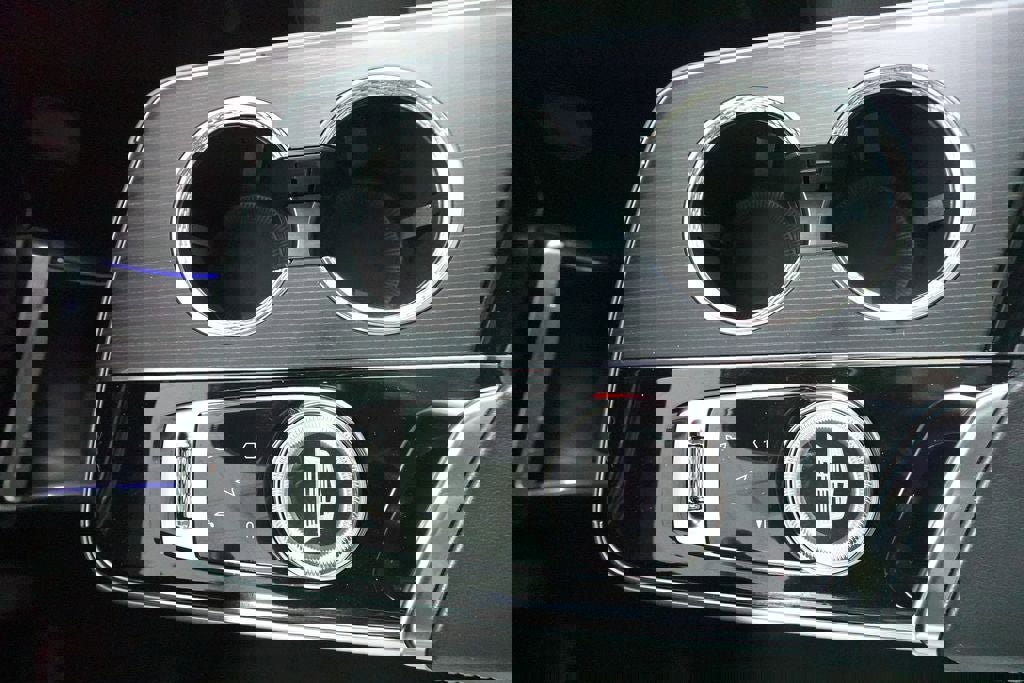 Used 2024 Cadillac Lyriq Luxury image 16