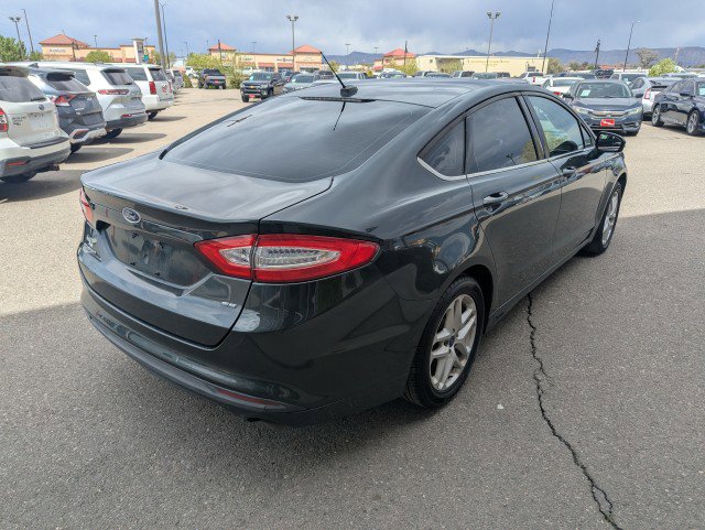 Used 2015 Ford Fusion SE image 5