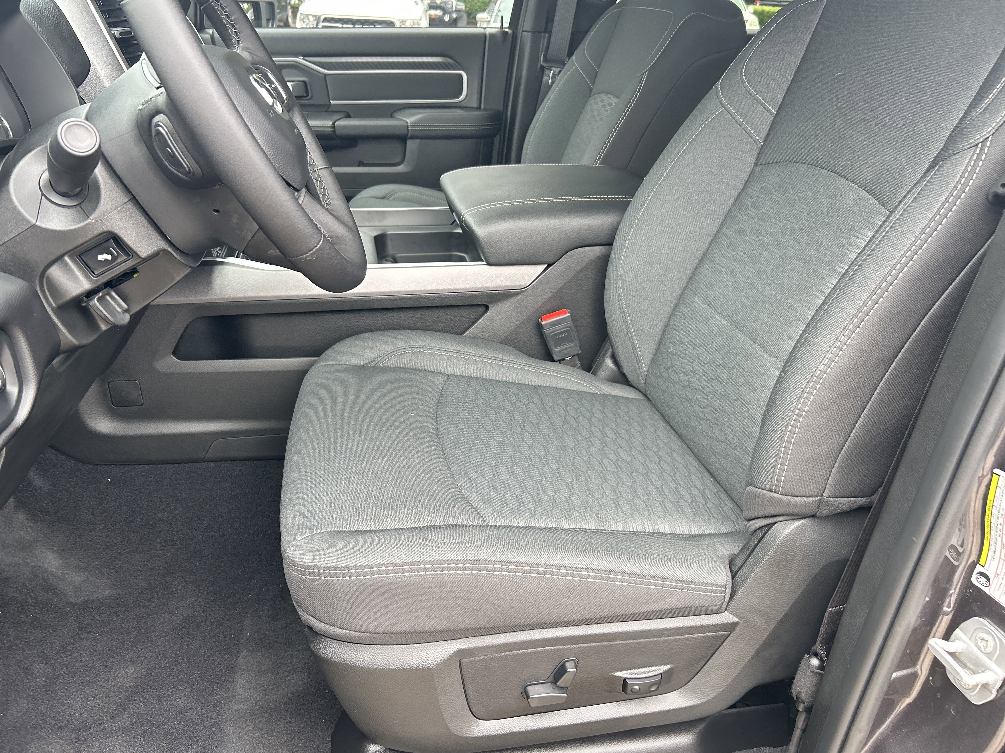 New 2025 RAM 2500 Big Horn AWD/4WD image 9